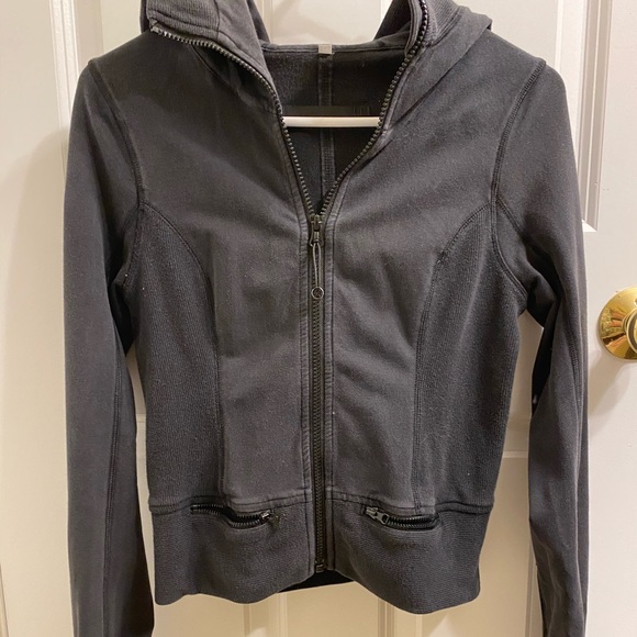 Lululemon Cropped Hoodie Black - Picture 1 of 2